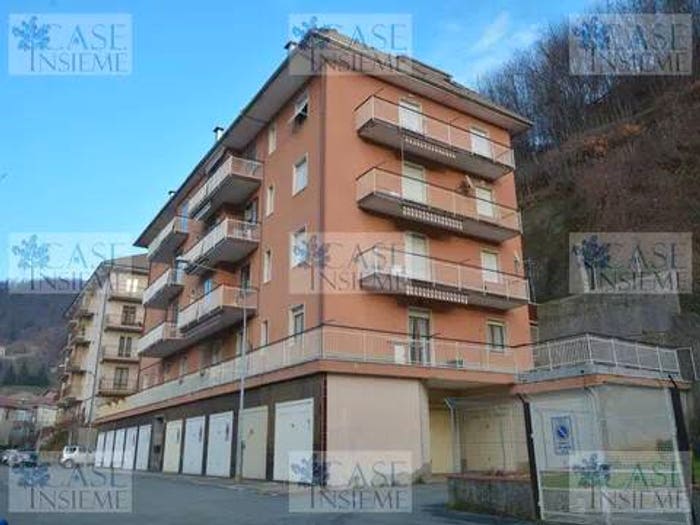 Appartamento quadrilocale in vendita in Via Europa, Centro, Masone