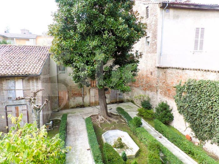 Casa con 6 locali in vendita in Via Donati, Cento Paese, Cento