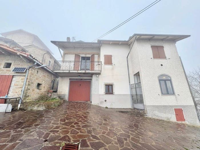 Casa con 5 locali in vendita in Carpineti