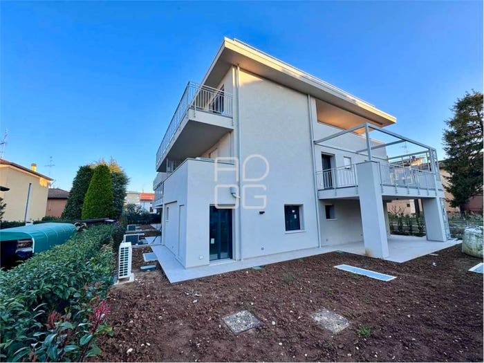 Appartamento quadrilocale in vendita in Via Rambotti, Desenzano Centro, Desenzano del Garda
