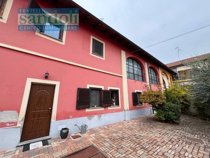 Casa con 6 locali in vendita in Via XXIV Maggio, Asigliano Vercellese