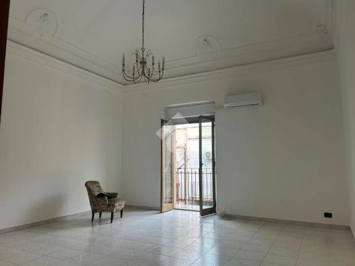 Appartamento trilocale in vendita in Via Antonino di Sangiuliano, Centro Storico, Catania