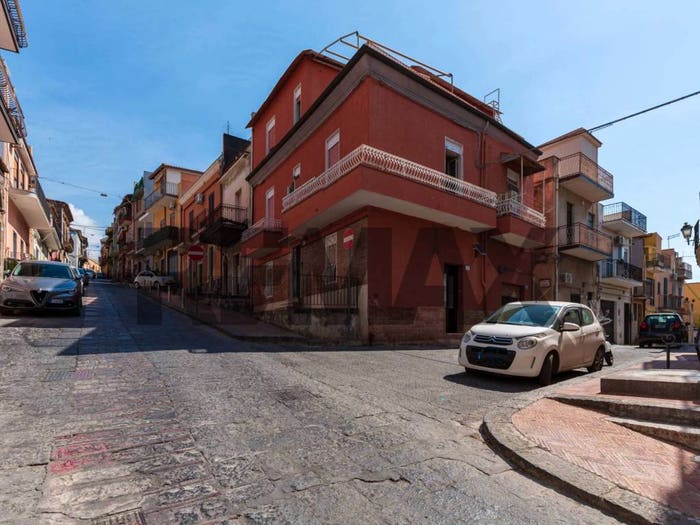 Casa con 6 locali in vendita in Via Vittorio Emanuele, Motta Sant'Anastasia