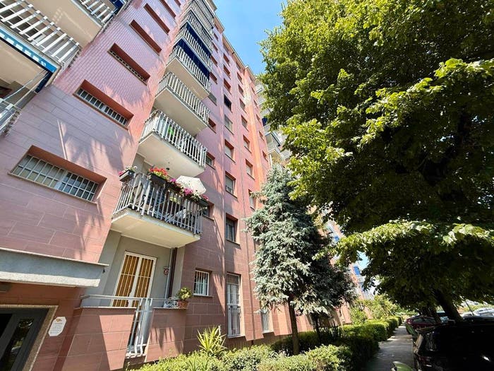 Appartamento trilocale in vendita in Viale Italia, Corsico