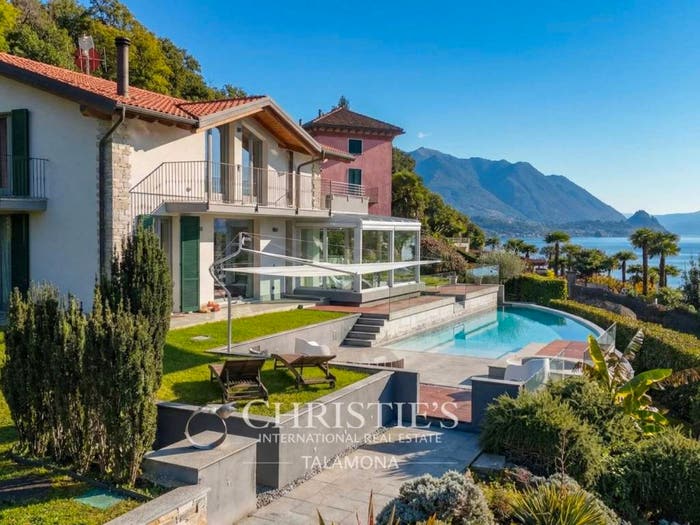 Casa con 6 locali in vendita in Via Porto Valtravaglia, Brezzo di Bedero