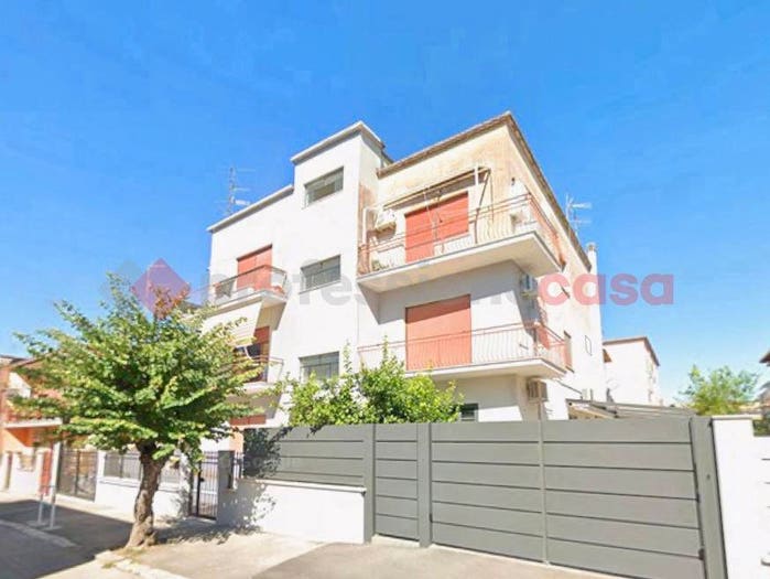 Appartamento trilocale in vendita in via guarneville, Centro, Aprilia