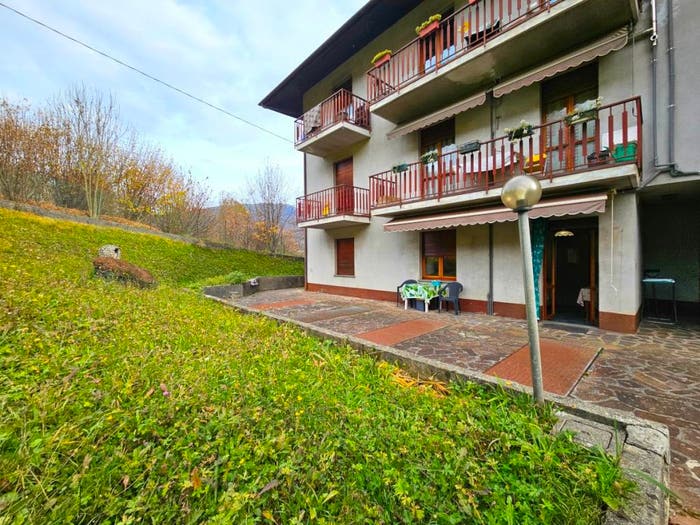 Appartamento trilocale in vendita in Via Monte Grappa, Leffe