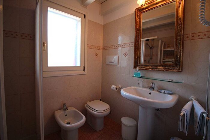Casa con 6 locali in vendita in Perinaldo