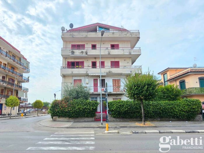 Appartamento trilocale in vendita in VIA MAURO LEONE, Piazza Primavera Passariello, Pomigliano d'Arco
