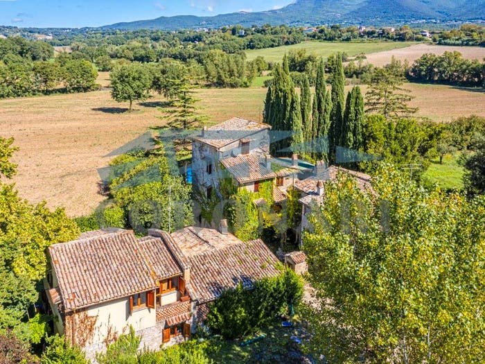 Casa con 6 locali in vendita in Vocabolo Raggio, Massa Martana