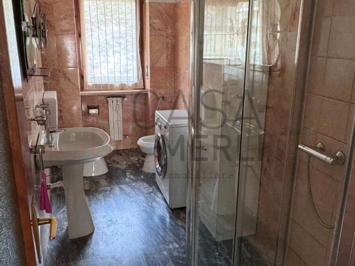 Appartamento quadrilocale in vendita in Via Parigi, Centro, Aosta