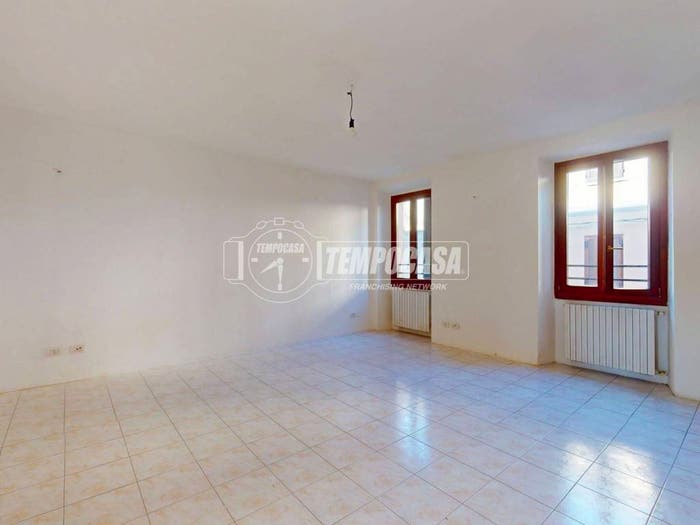Appartamento trilocale in vendita in Via Montello, Centro, Lentate sul Seveso