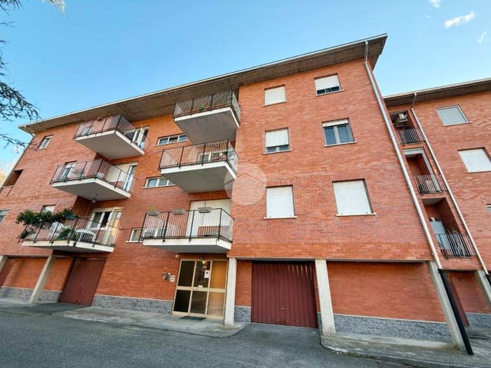 Appartamento con 5 locali in vendita in Viale Papa Giovanni XXIII, Ivrea
