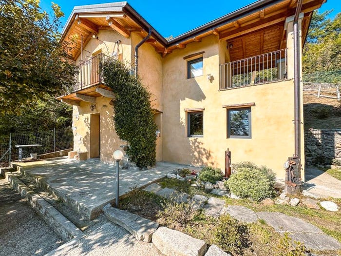 Casa quadrilocale in vendita in Via Fonte Vincesco, Trarego, Trarego Viggiona
