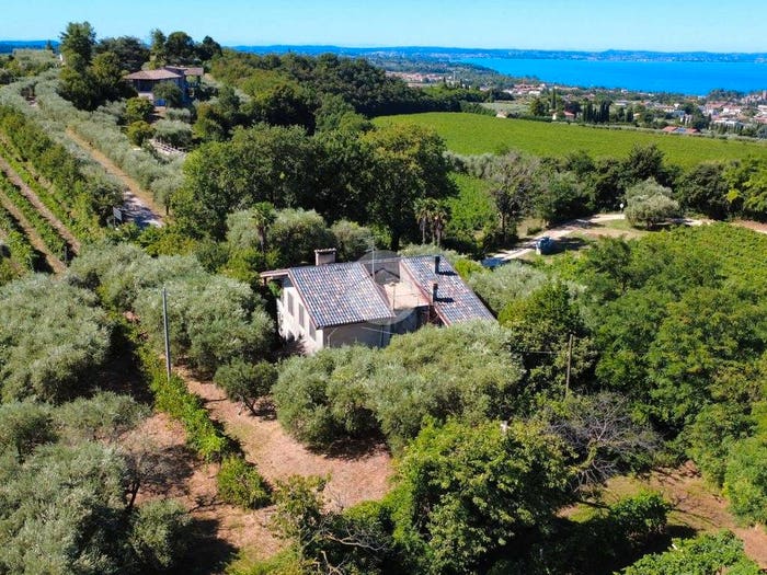 Casa con 6 locali in vendita in Strada del casaletto, Bardolino