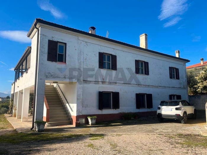 Casa con 5 locali in vendita in CASE VICARIO, Pianella