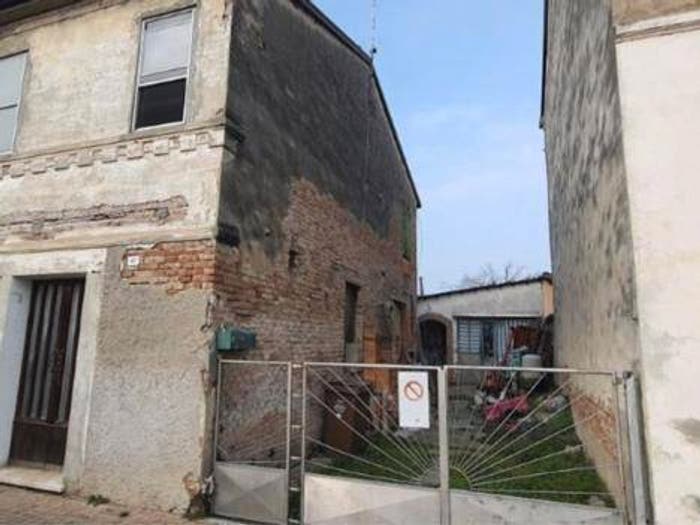 Appartamento in vendita in Via Roma n, Quingentole
