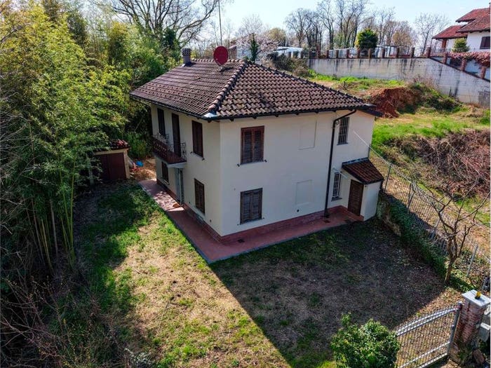 Casa con 6 locali in vendita in VIA BORGO NUOVO, Centro, Arignano