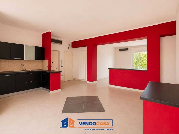 Appartamento trilocale in vendita in Via Giulio Perrone, Nizza Monferrato