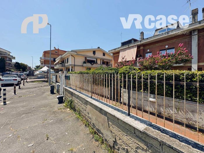 Appartamento trilocale in vendita in Via Bolognetta, Rocca Cencia, Roma