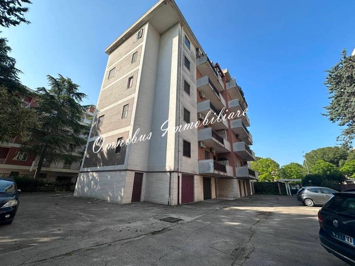 Appartamento quadrilocale in vendita in Via Martiri di Via Fani, Provincia Nuova Ospedale, Foggia
