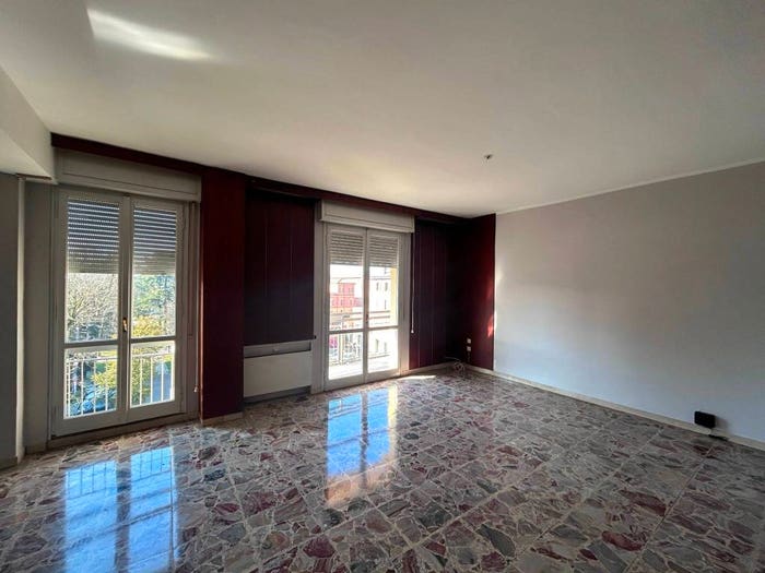 Appartamento quadrilocale in vendita in Piazzale Giosuè Carducci, Centro, Correggio