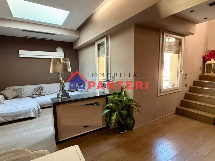 Casa con 5 locali in vendita in Viale Giuseppe Garibaldi, Centro, Pescia