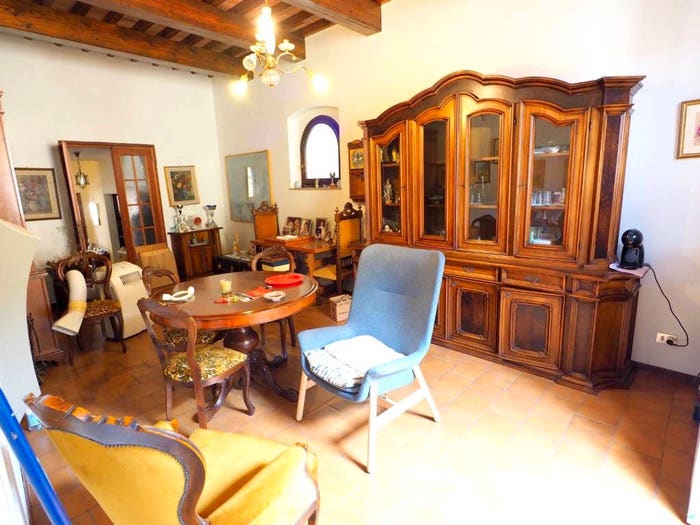 Appartamento con 6 locali in vendita in Piazza della Sala, Pistoia