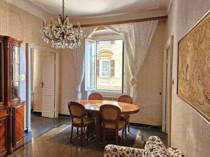 Appartamento quadrilocale in vendita in Via Asilo Davide e Delfina Garbarino, Dinegro, Genova