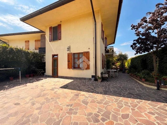 Casa con 6 locali in vendita in VIA CAMPOGRANDE, Corticone, Neviano degli Arduini