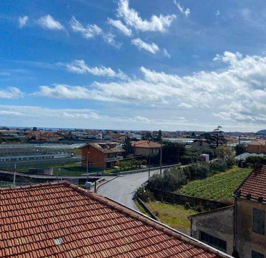 Appartamento con 5 locali in vendita in Regione Rapalline, Campochiesa, Albenga