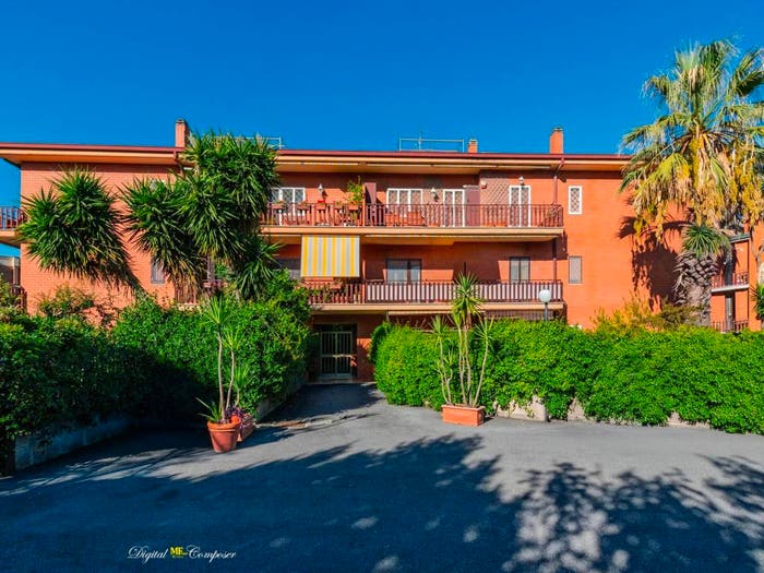 Appartamento con 5 locali in vendita in Viale della Repubblica, Santa Maria delle Mole, Marino