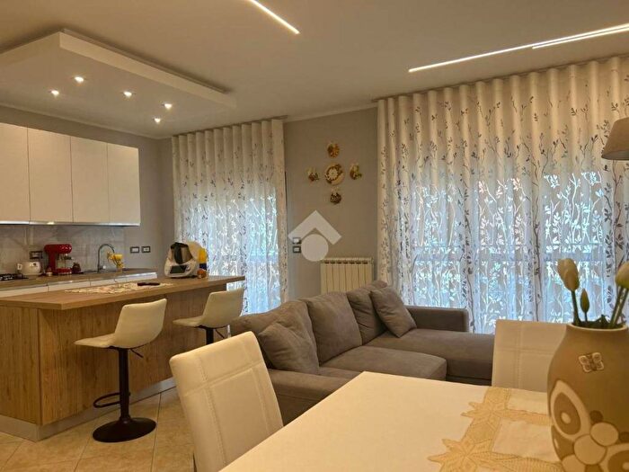 Appartamento trilocale in vendita in Via Popilia, Popilia Vagliolise, Cosenza