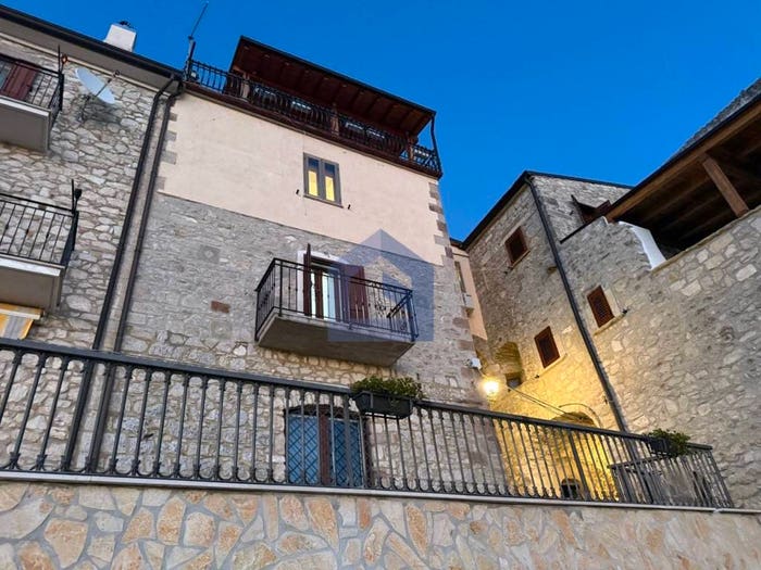 Appartamento con 5 locali in vendita in Via Selvestrino, Montelapiano
