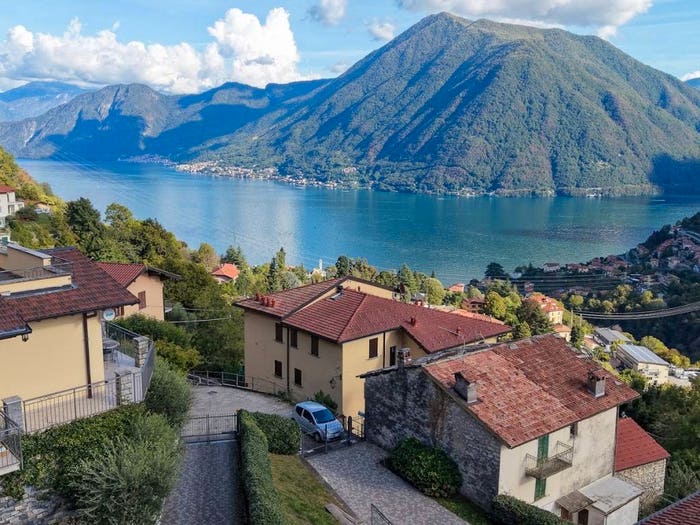 Appartamento bilocale in vendita in Via Schignano, Centro, Argegno