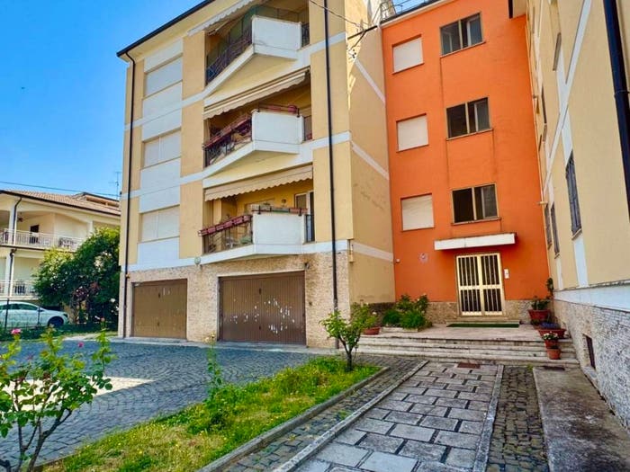 Appartamento con 6 locali in vendita in Via Canada, Centro, Avezzano