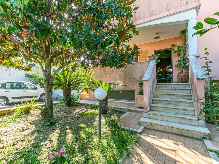 Casa quadrilocale in vendita in Via di Villa Claudia, Villa Claudia, Anzio