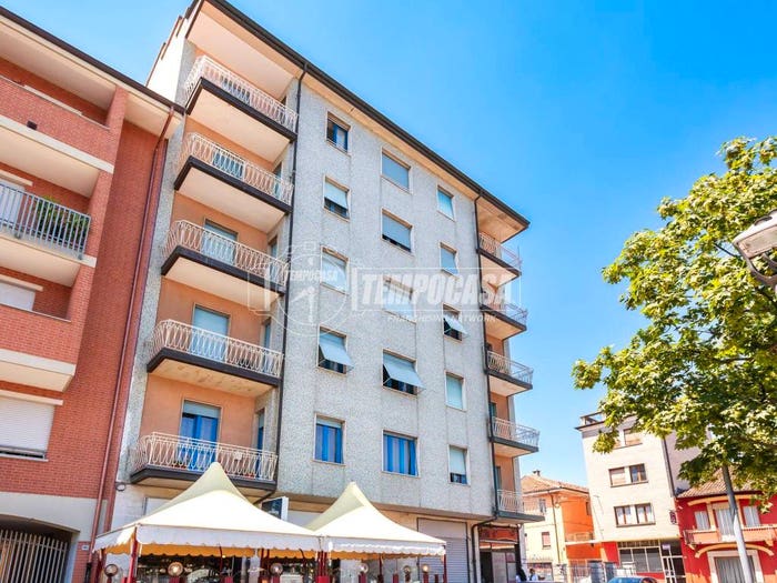 Appartamento quadrilocale in vendita in Piazza Luigi Dompè, Centro, Fossano