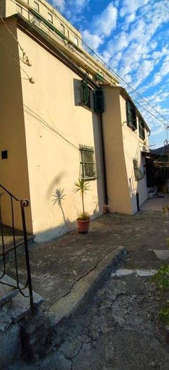Appartamento con 5 locali in vendita in Via Caderiva, Staglieno, Genova