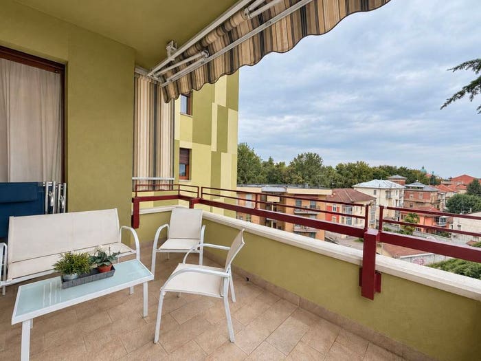 Appartamento con 6 locali in vendita in Via Raimondo Lullo, Semicentro, Vercelli