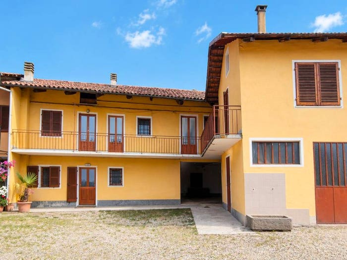 Casa con 6 locali in vendita in Via San Giusto, Centro, Frossasco