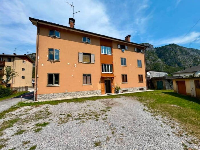 Appartamento trilocale in vendita in Viale della Repubblica, Centro, Villa Santina