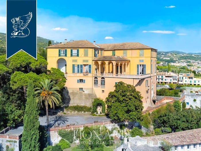 Casa con 6 locali in vendita in Centro, Loano