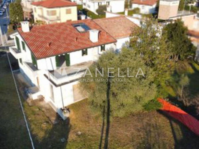 Casa con 6 locali in vendita in Via Domenico Cimarosa, Castelfranco Veneto