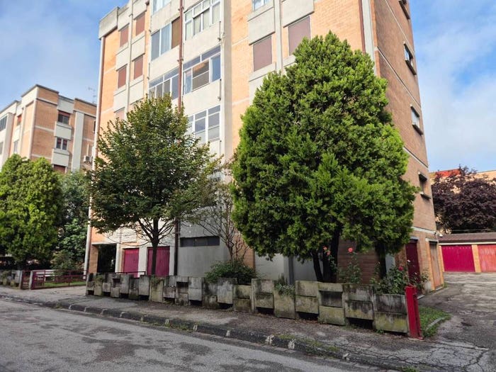 Appartamento con 5 locali in vendita in Via Comitato Di Liberazione, Via Modena, Ferrara
