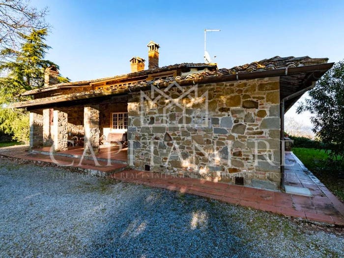 Casa con 6 locali in vendita in Val Di Chiana Aretina No Number, Centro, Monte San Savino