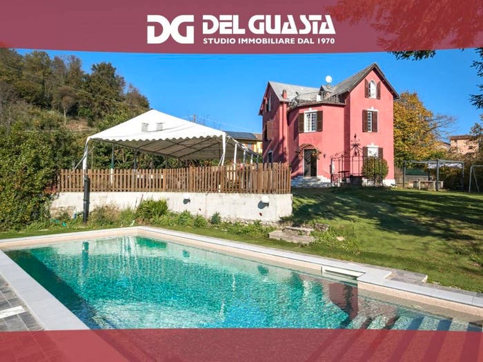 Casa con 6 locali in vendita in Via Cavanna, Mignanego