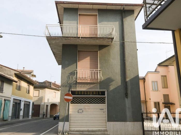 Casa con 6 locali in vendita in Via via novembre, Centro, Miradolo Terme