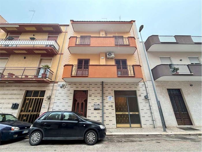 Appartamento con 5 locali in vendita in Via Monsignore A De Fidio, Tangenziale Via Bisceglie, Andria