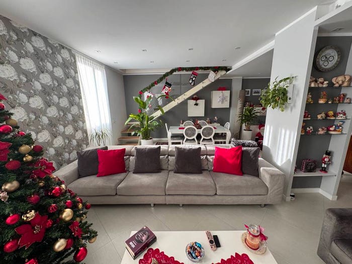 Appartamento con 6 locali in vendita in Via Val Trompia, Roserio, Milano